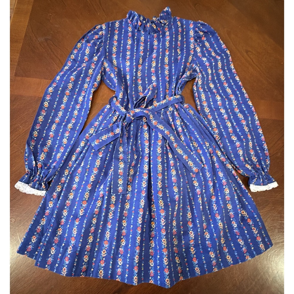 Vintage Miss Quality Girls Dress Blue Flowers 70s USA Cottage Size 6